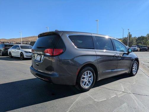 2017 Chrysler Pacifica Touring