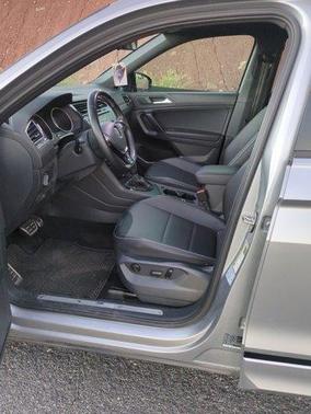 2021 Volkswagen Tiguan 2.0T SE R-Line Black