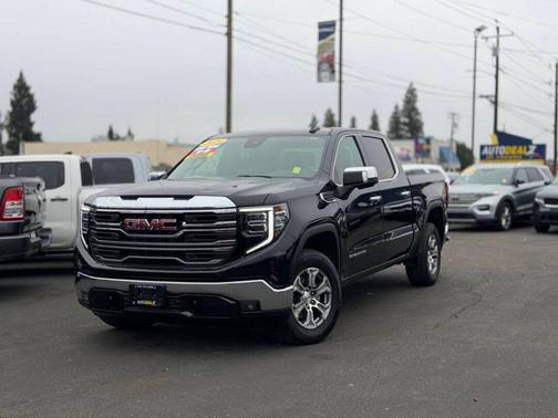 2025 GMC Sierra 1500 SLT
