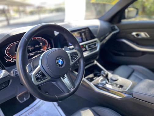 2022 BMW 330 i