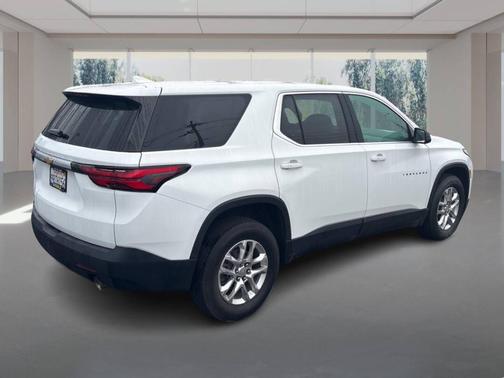 2022 Chevrolet Traverse LS