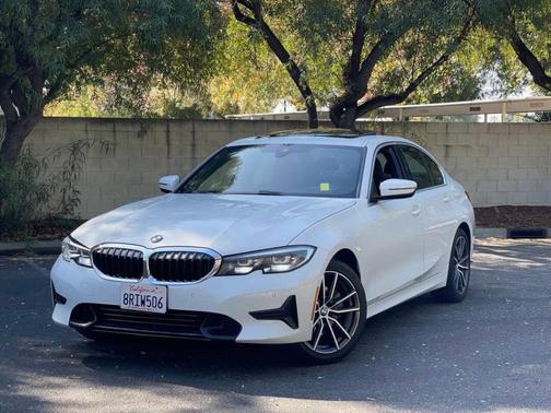 2020 BMW 330 i