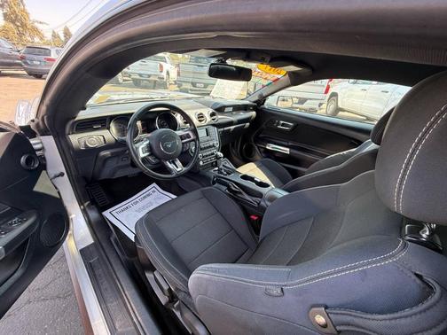 2017 Ford Mustang V6