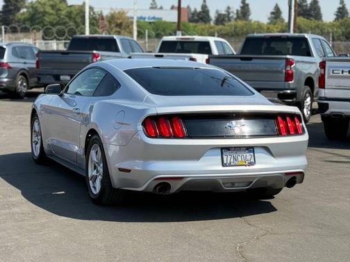 2017 Ford Mustang V6