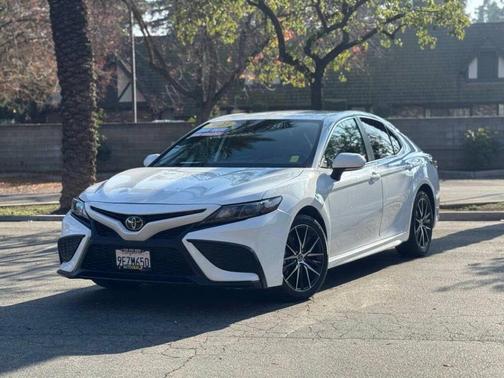 2023 Toyota Camry SE