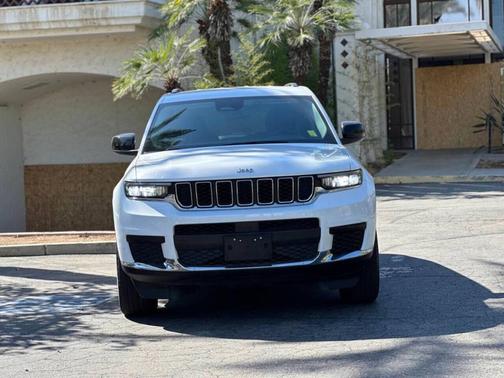 2023 Jeep Grand Cherokee L Laredo