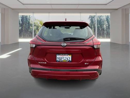 2022 Nissan Kicks SV
