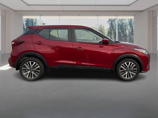 2022 Nissan Kicks SV