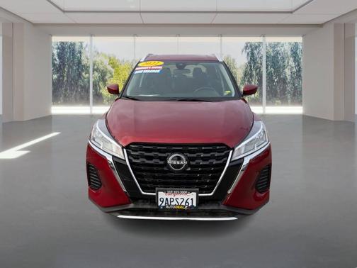 2022 Nissan Kicks SV