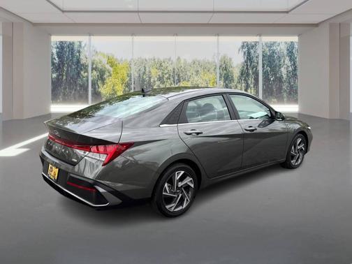 2025 Hyundai ELANTRA HEV Limited