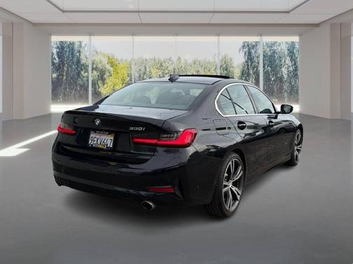 2021 BMW 330 i