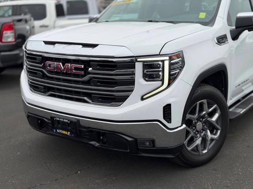 2022 GMC Sierra 1500 SLT