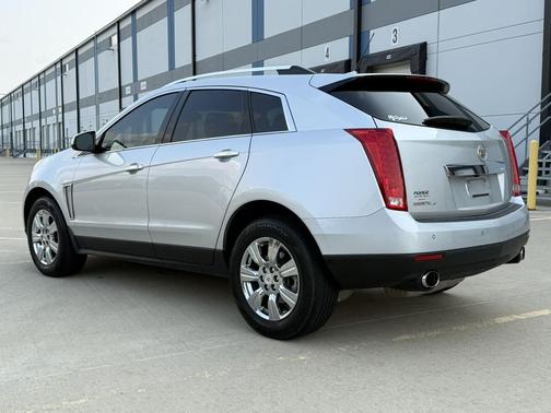 Radiant Silver Metallic 2014 Cadillac SRX Luxury Collection