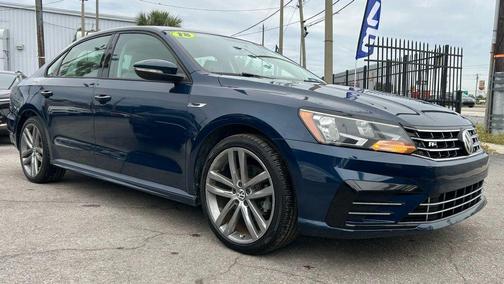 2018 Volkswagen Passat 2.0T R-Line