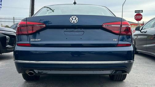 2018 Volkswagen Passat 2.0T R-Line