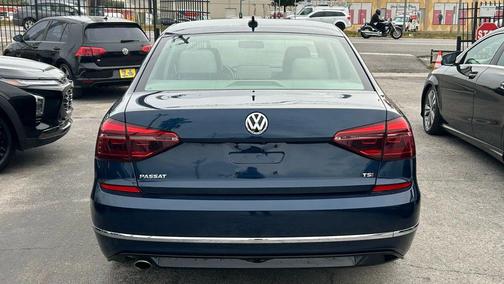 2018 Volkswagen Passat 2.0T R-Line