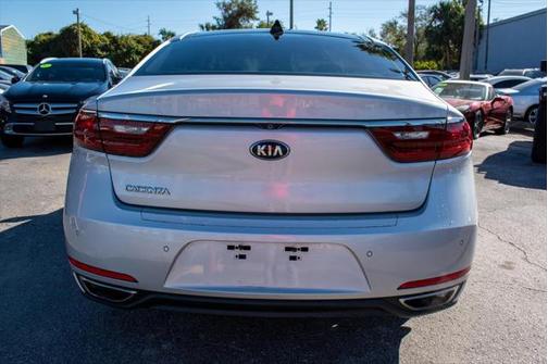 2017 Kia Cadenza Technology