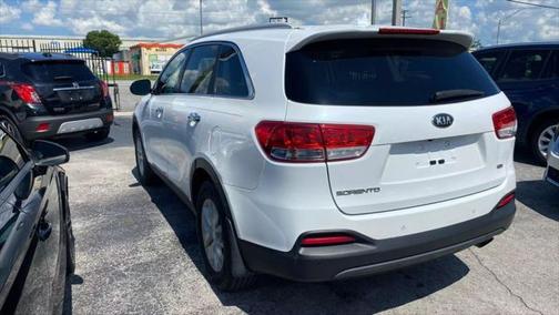 2017 Kia Sorento LX