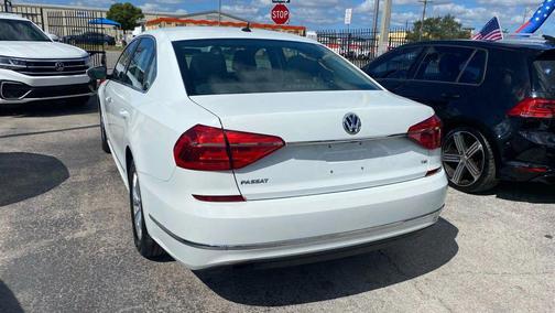 2016 Volkswagen Passat 1.8T S