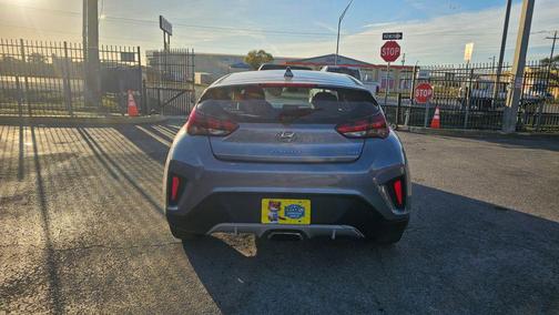 2019 Hyundai Veloster 2