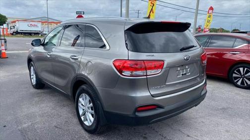 2017 Kia Sorento LX