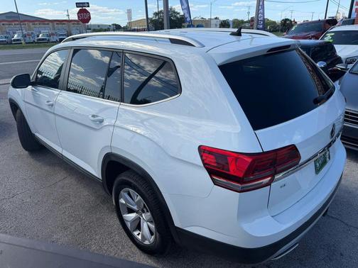 White 2018 Volkswagen Atlas 3.6L SE w/Technology