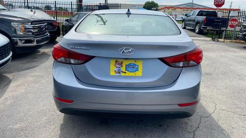 2015 Hyundai ELANTRA SE