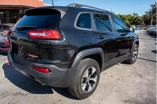 2016 Jeep Cherokee Sport