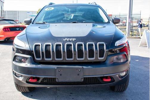 2016 Jeep Cherokee Sport