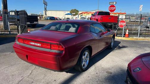 2010 Dodge Challenger SE