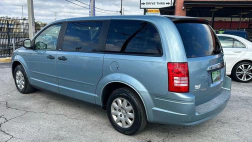 2008 Chrysler Town & Country LX