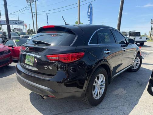 2017 INFINITI QX70 Base