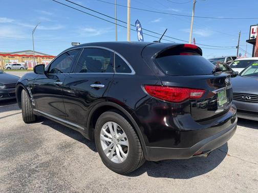 2017 INFINITI QX70 Base