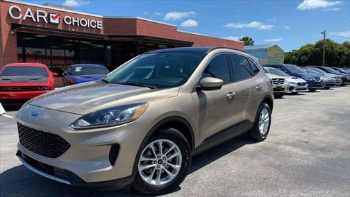 2020 Ford Escape SE