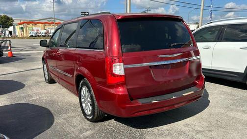 2011 Chrysler Town & Country Touring-L