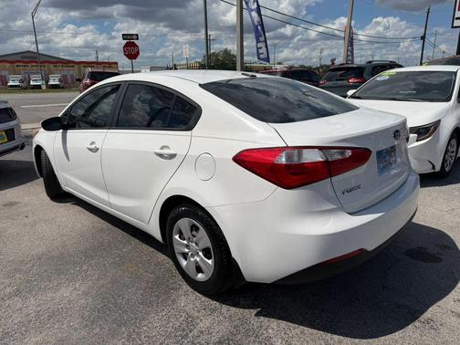 Clear White 2016 Kia Forte LX