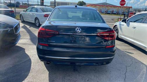 2017 Volkswagen Passat 1.8T R-Line w/Comfort