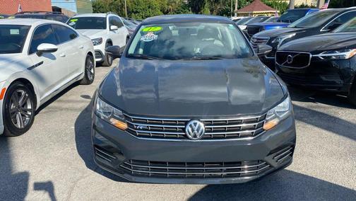 2017 Volkswagen Passat 1.8T R-Line w/Comfort