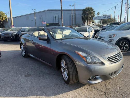 2015 INFINITI Q60 Base