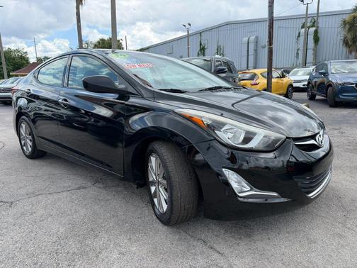 Black 2014 Hyundai ELANTRA SE
