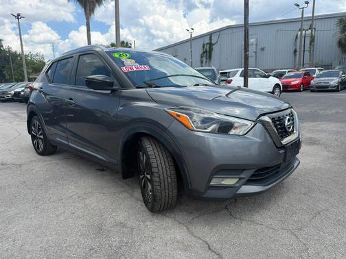 2020 Nissan Kicks SR