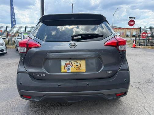 2020 Nissan Kicks SR