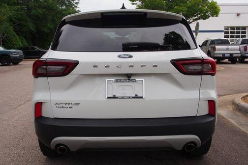Oxford White 2023 Ford Escape Active