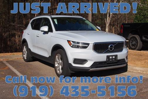 2020 Volvo XC40 T4 MOMENTUM