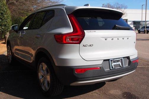 2020 Volvo XC40 T4 Momentum