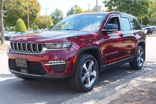 2023 Jeep Grand Cherokee BASE
