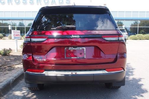 2023 Jeep Grand Cherokee BASE