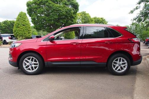 Red Metallic 2022 Ford Edge SEL