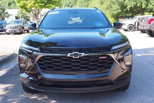 Mosaic Black Metallic 2025 Chevrolet Trax 2RS