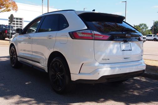 2022 Ford Edge SE